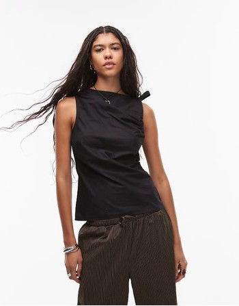 poplin ruch shoulder sveless top in black