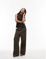 poplin ruch shoulder sveless top in black