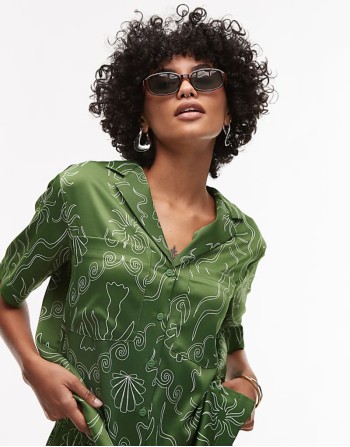 co-ord satin resort shirt in green palm print