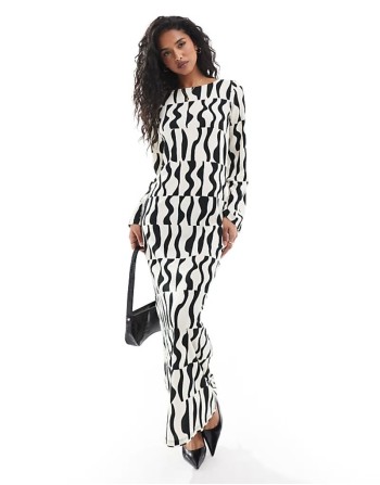 textured jersey maxi dress with fluted sves in mono print