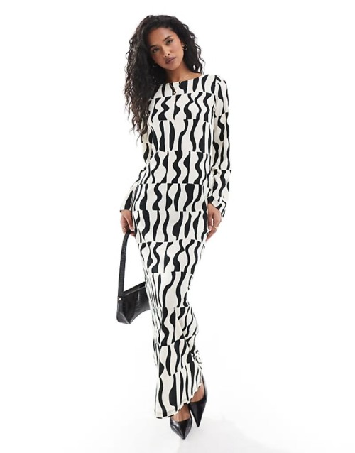 textured jersey maxi dress with fluted sves in mono print